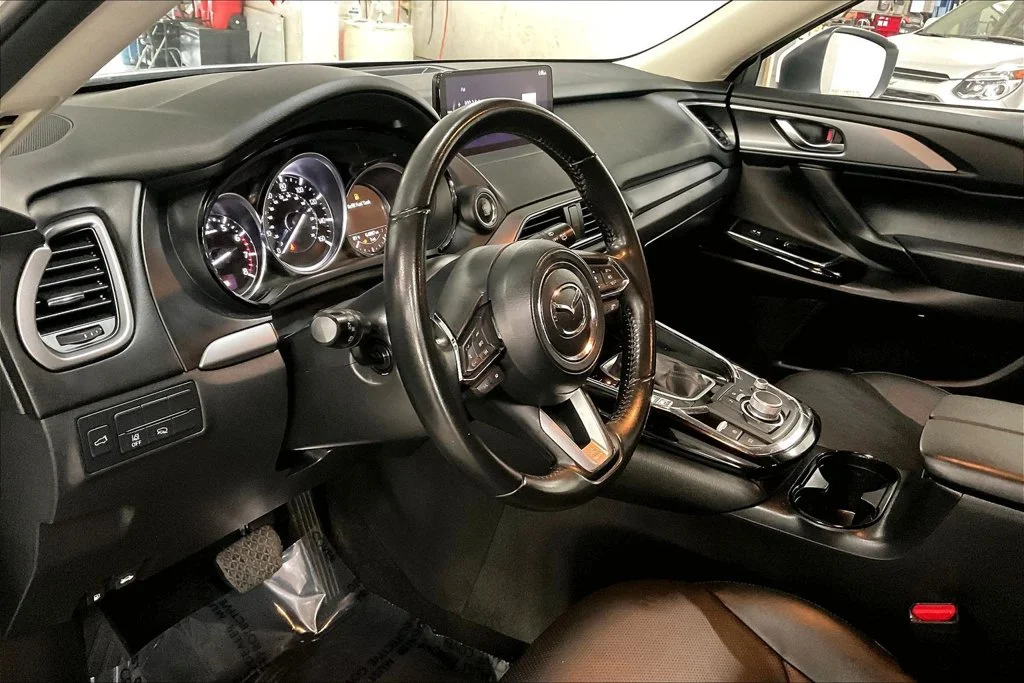 Used 2023 White Mazda Touring image 14