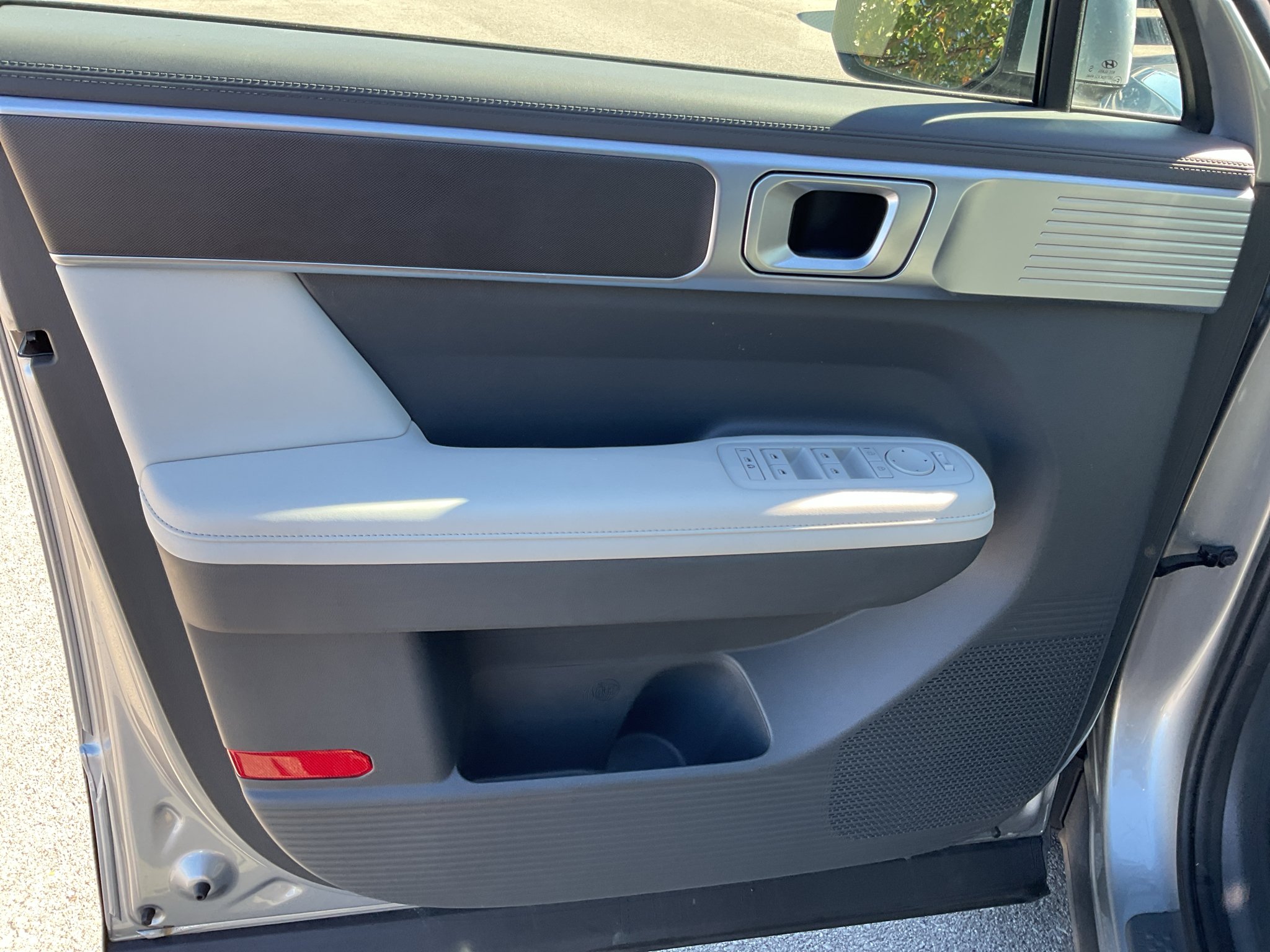 Used 2024 Shimmering Silver Hyundai SEL image 21