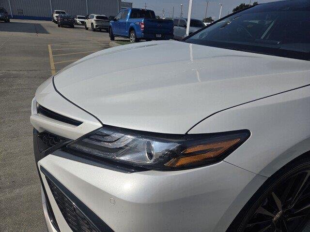 Used 2024 Wind Chill Pearl / Midnight Black Metallic Toyota XSE V6 image 9