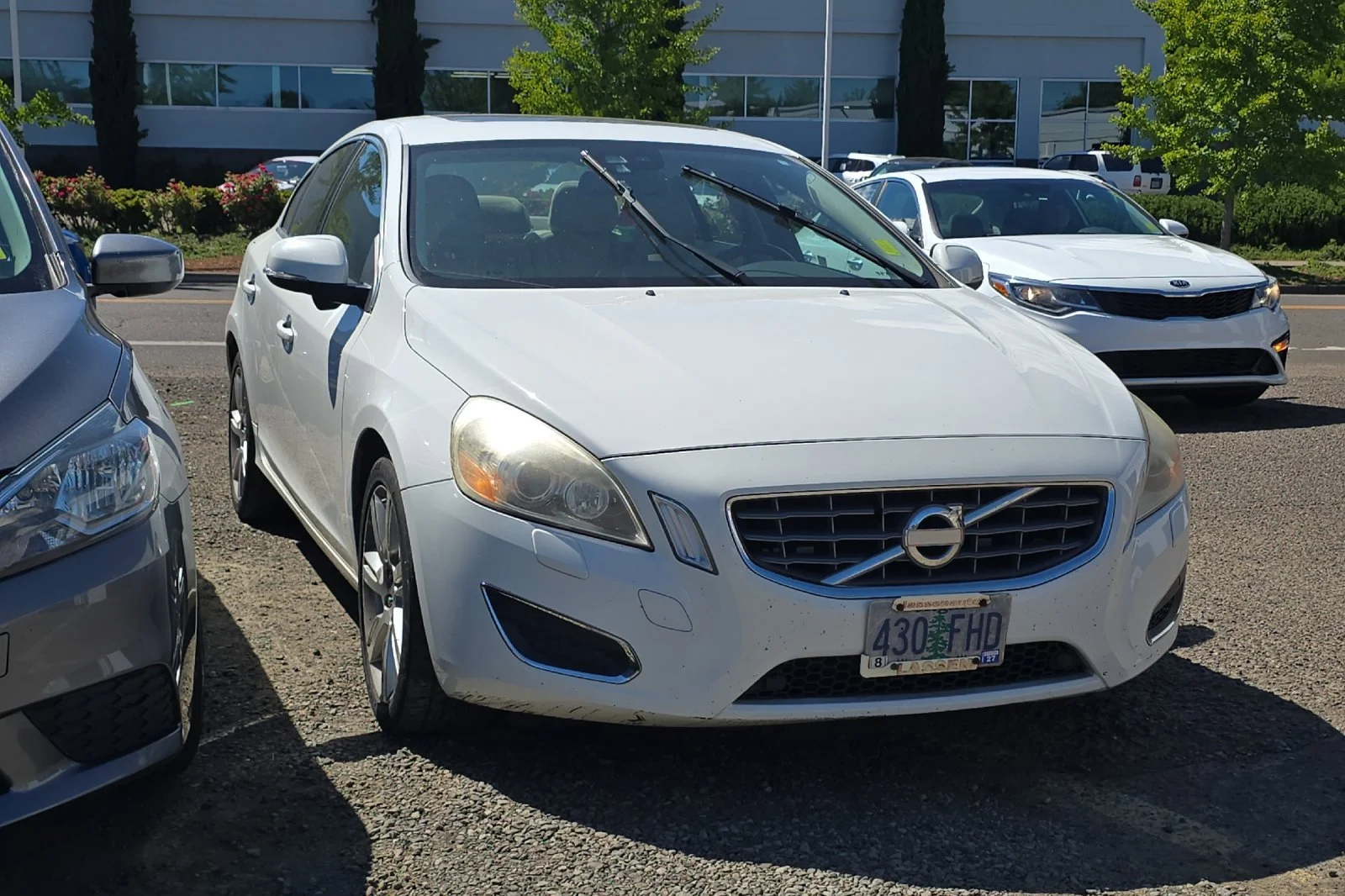 Used 2011 White Volvo  image 2