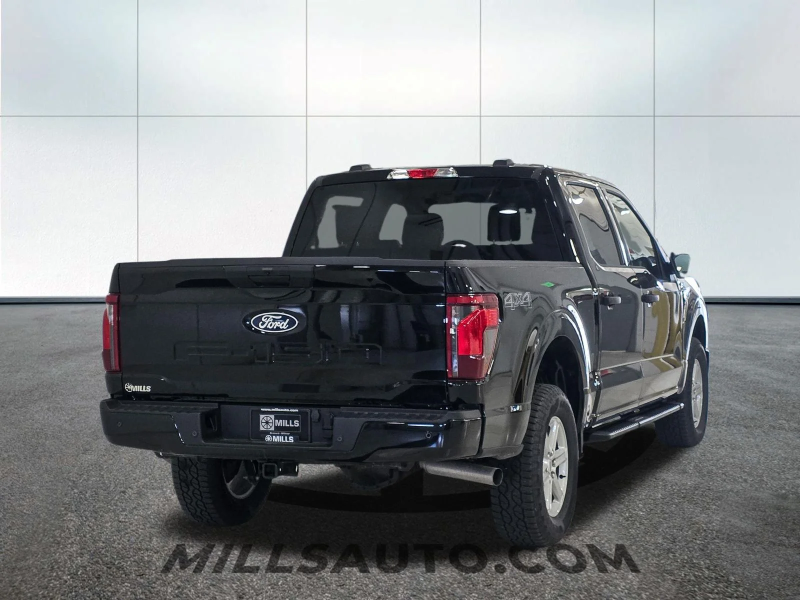 Used 2026 Agate Black Metallic Ford XLT image 7