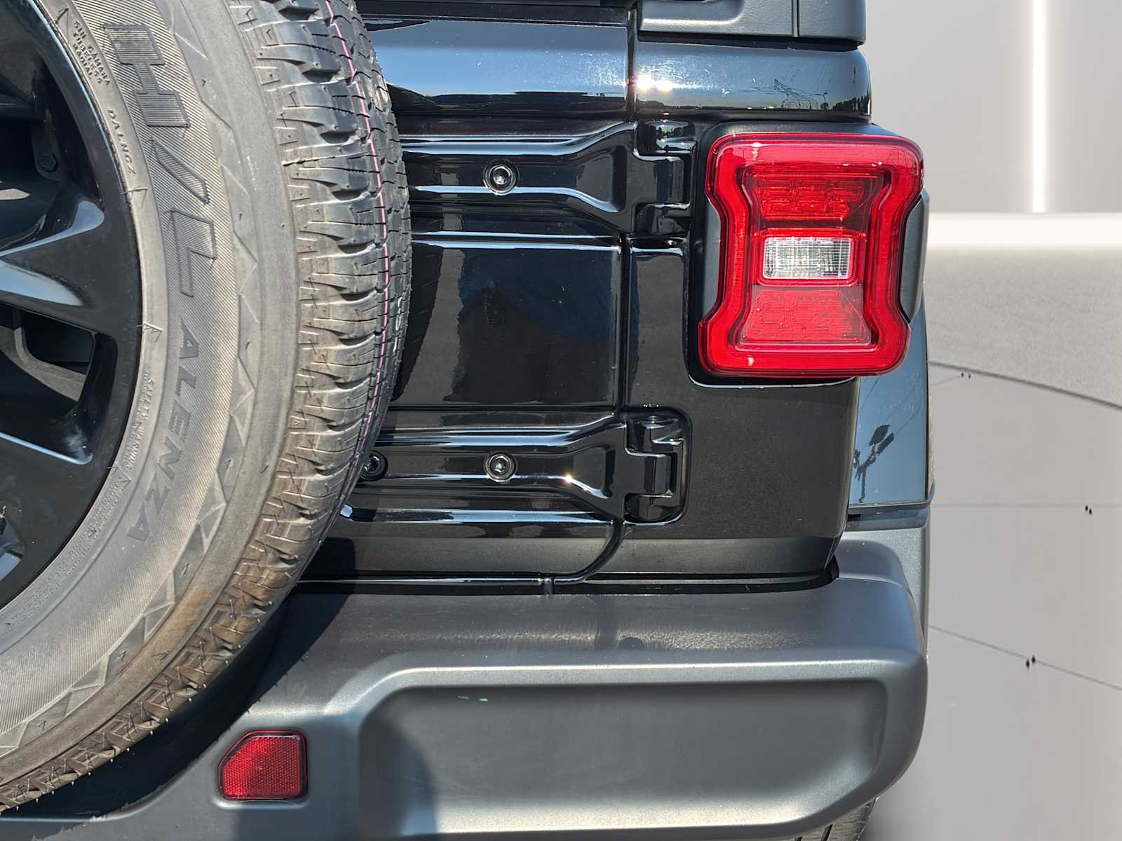 2023 Jeep Wrangler 4xe Sahara 4XE - Photo 36