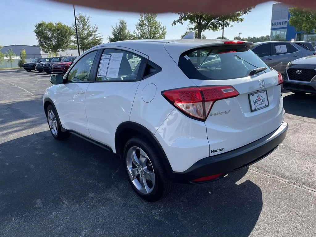 Used 2018 White Honda LX image 4