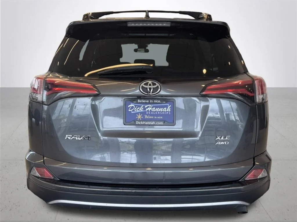 Used 2017 Gray Toyota XLE image 8