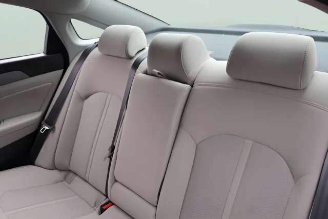 Used 2015 Gray Hyundai SE image 13