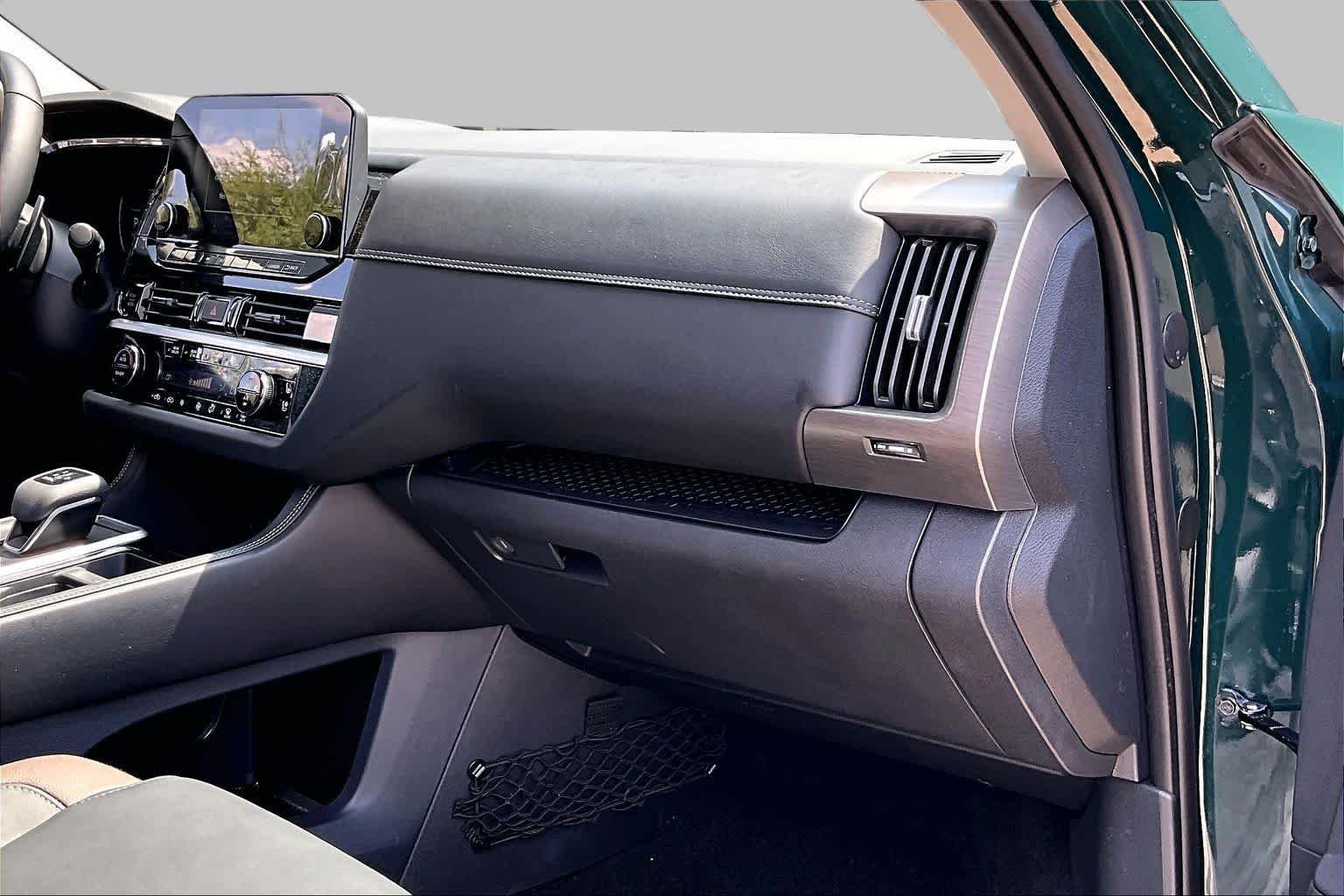 Certified Used 2025 Obsidian Green Pearl Nissan Platinum image 19