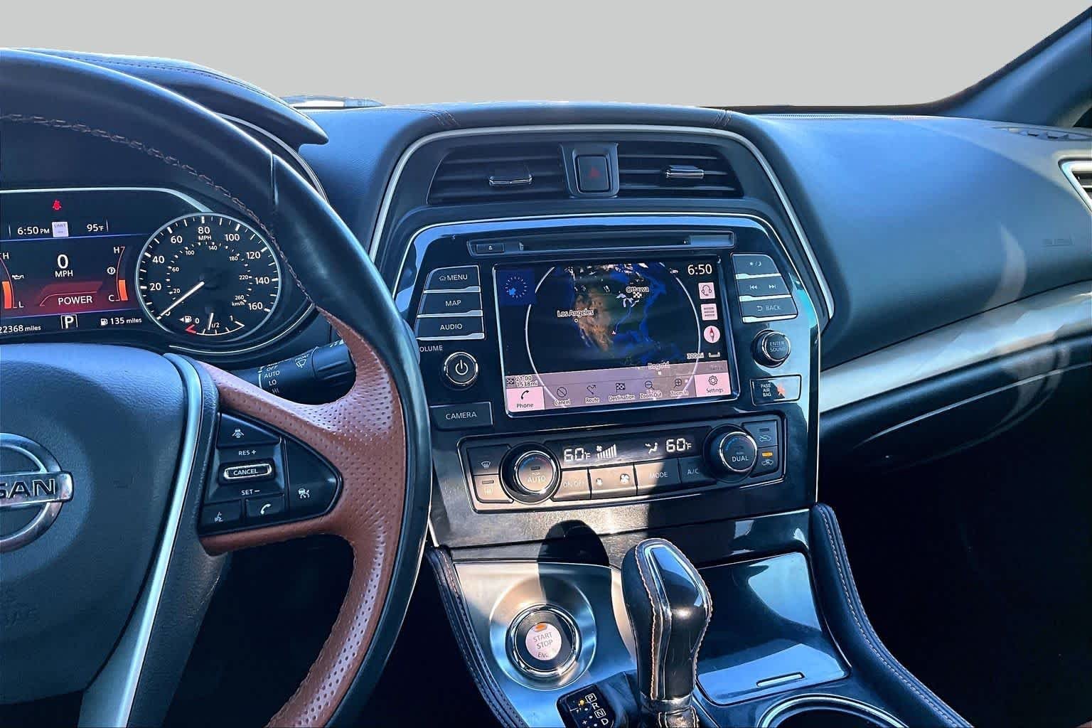 Used 2020 Super Black Nissan Platinum image 7