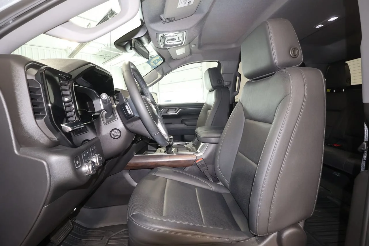 Used 2025 Sterling Metallic GMC SLT image 24