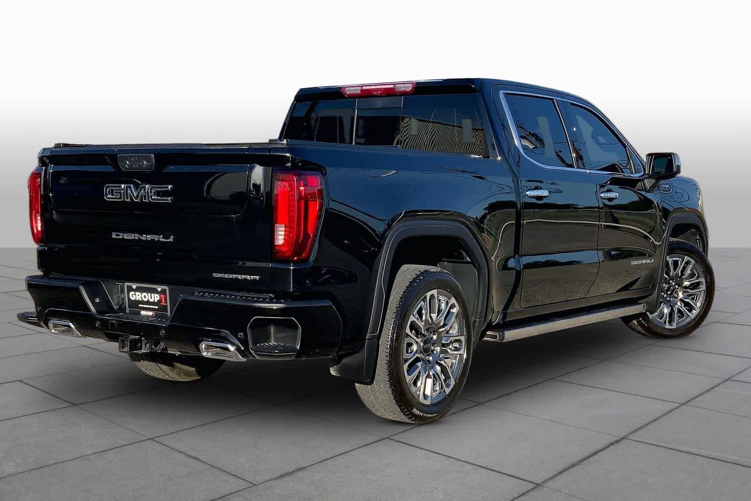 Used 2025 Onyx Black GMC Denali Ultimate image 13