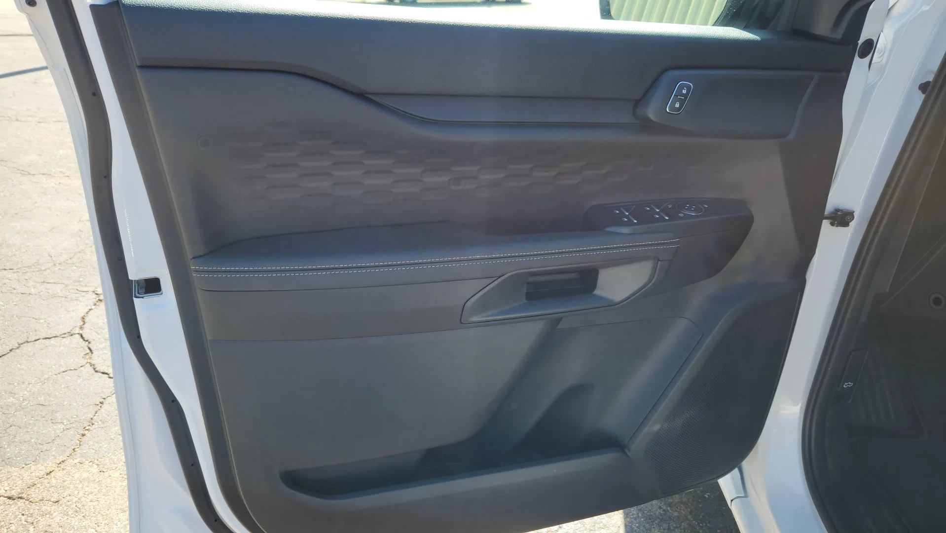 New 2026 Oxford White Ford XLT image 12