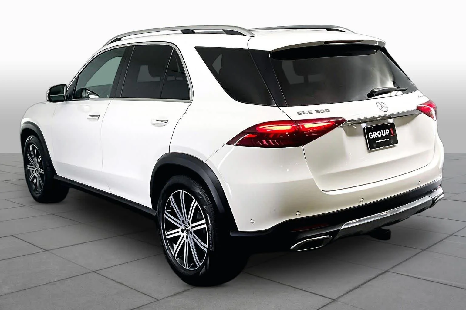 Used 2024 Polar White Mercedes-Benz GLE 350 image 12