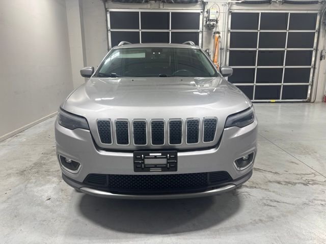 Used 2019 Silver Jeep Limited image 2