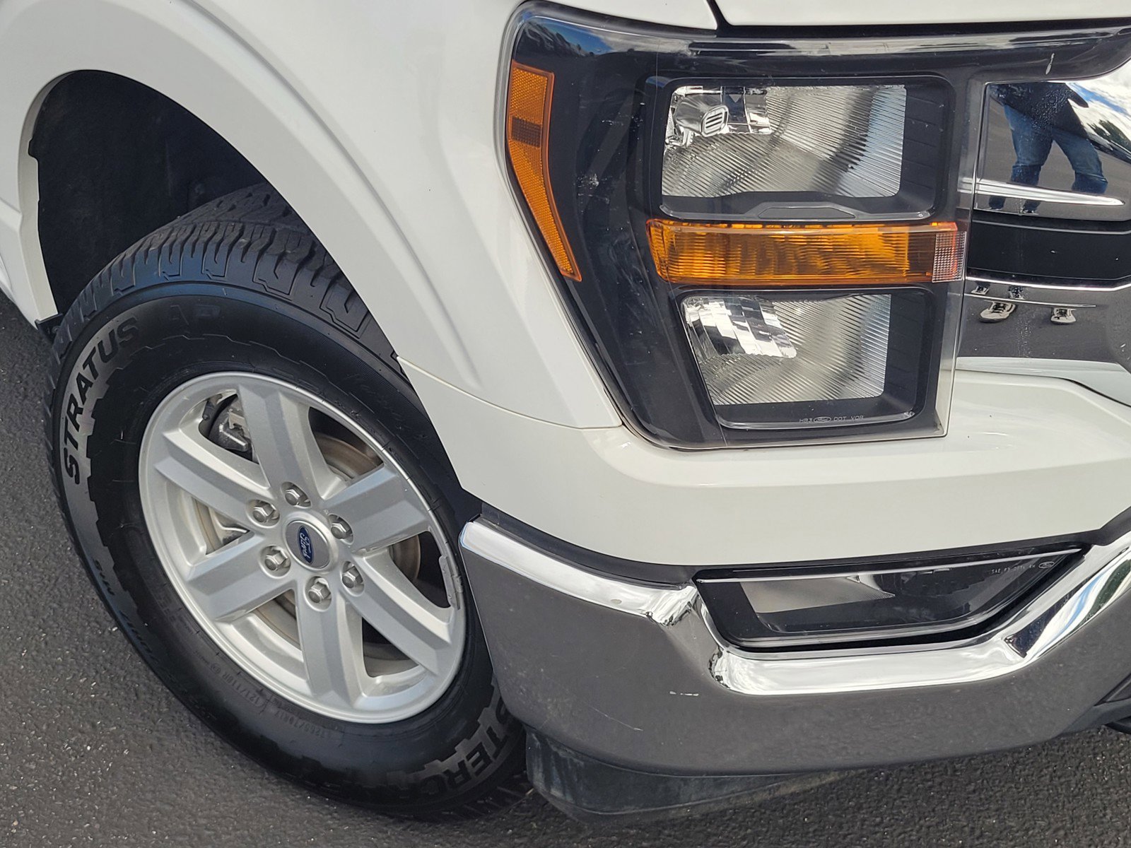 Certified Used 2023 White Ford  image 9