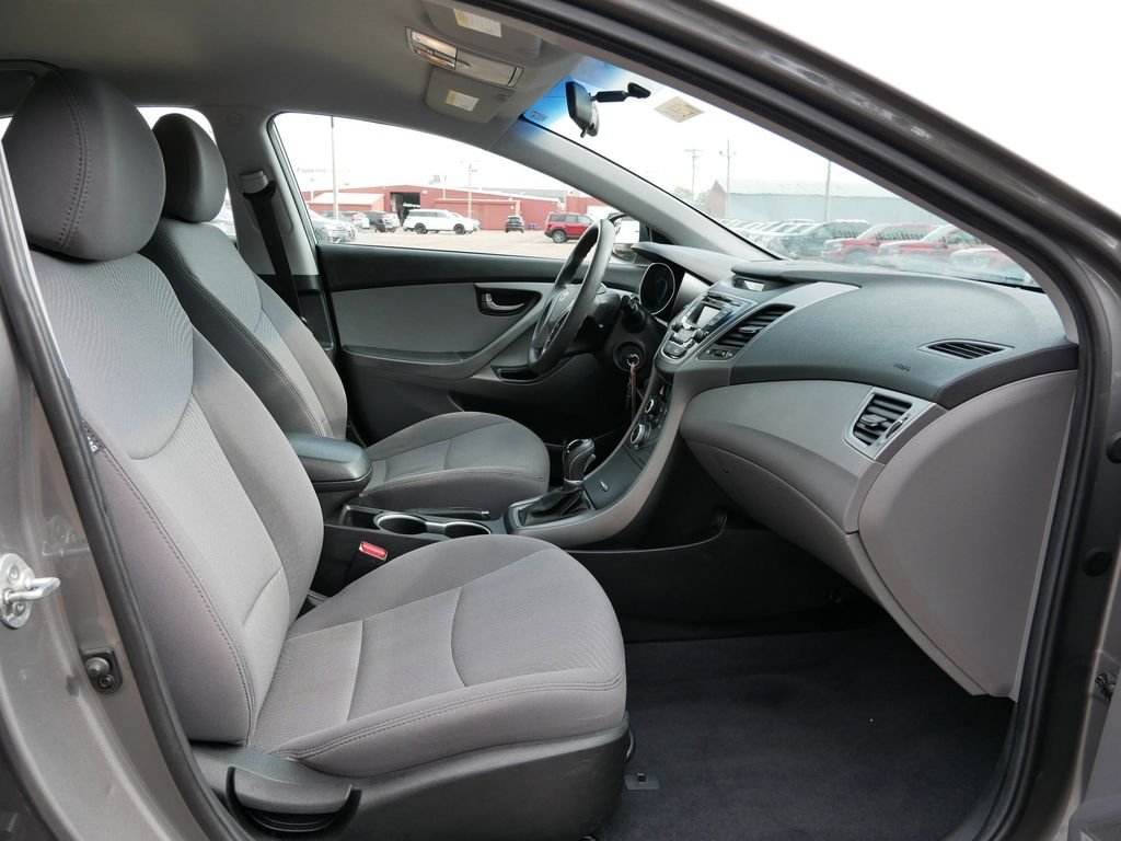 Used 2014 Gray Hyundai SE image 8