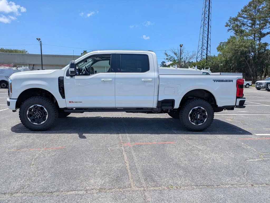 New 2026 Star White Metallic Tri-Coat Ford Lariat image 7