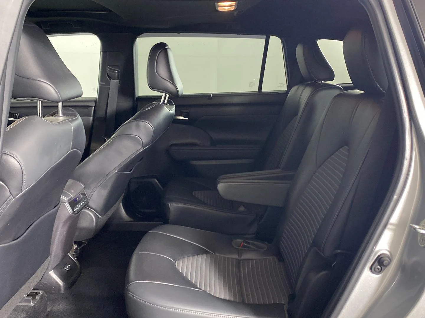 Used 2022 Celestial Silver Metallic Toyota XSE image 29