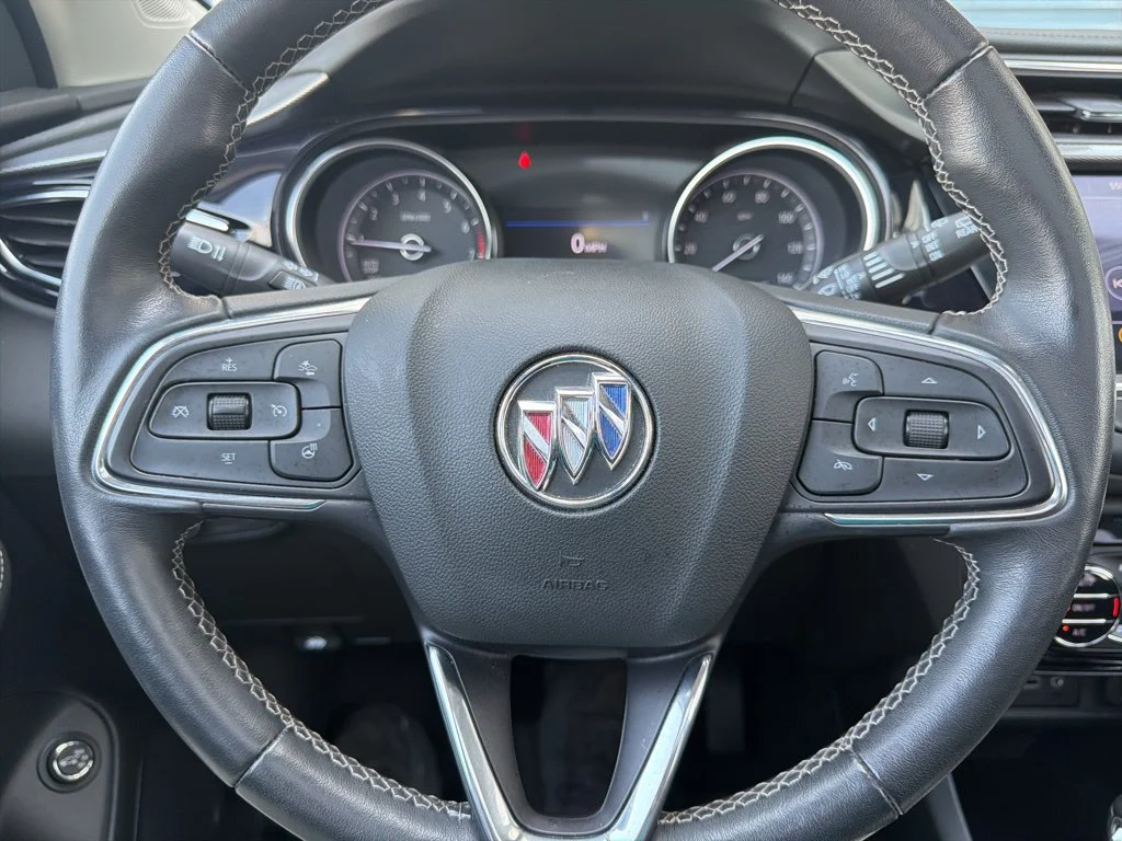 Used 2023 Sapphire Buick Essence image 22