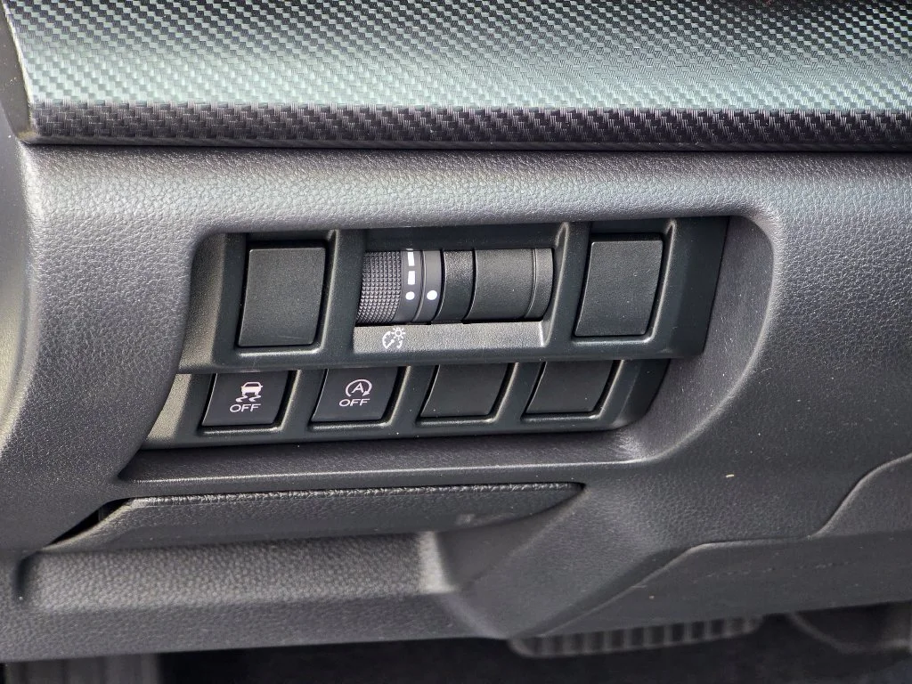 Used 2021 White Subaru Base image 35