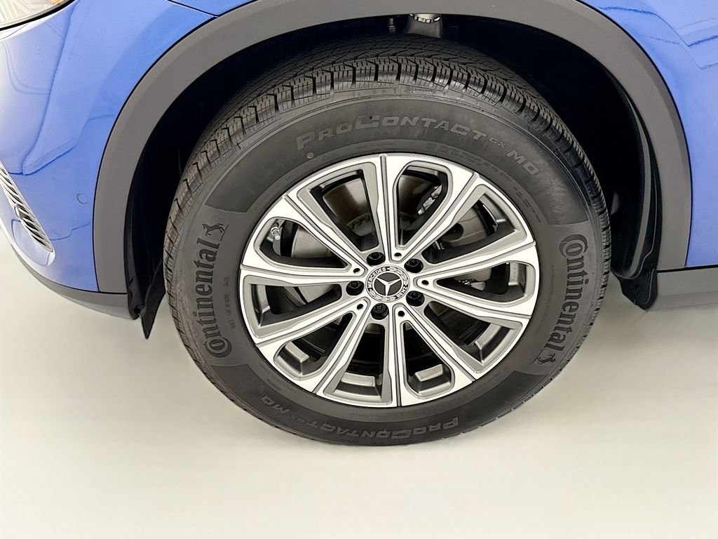 Used 2026 Starling Blue Metallic Mercedes-Benz GLC 300 image 28