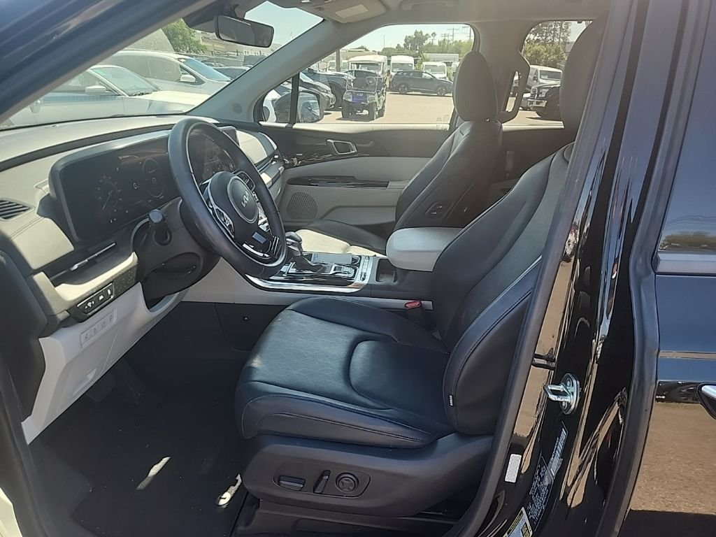 Used 2024 Black Kia SX image 18
