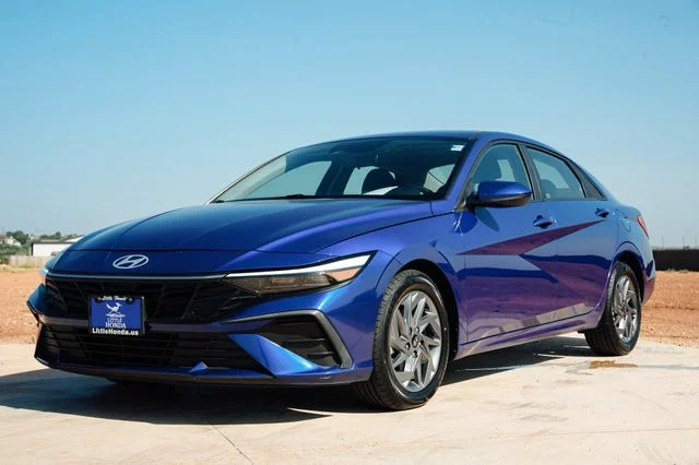 Pre-Owned 2024 Hyundai Elantra SEL With Navigation