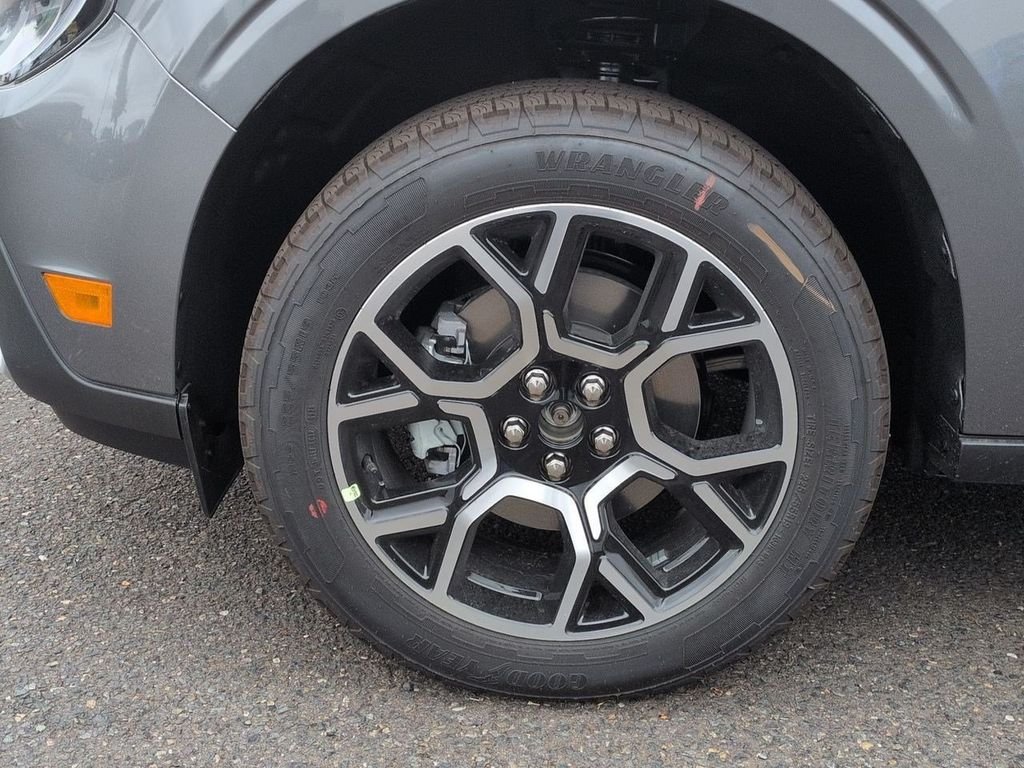 New 2026 Carbonized Gray Metallic Ford Lariat® image 67
