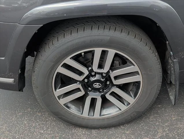 Certified Used 2018 MAGNETIC GRAY MET. Toyota  image 6
