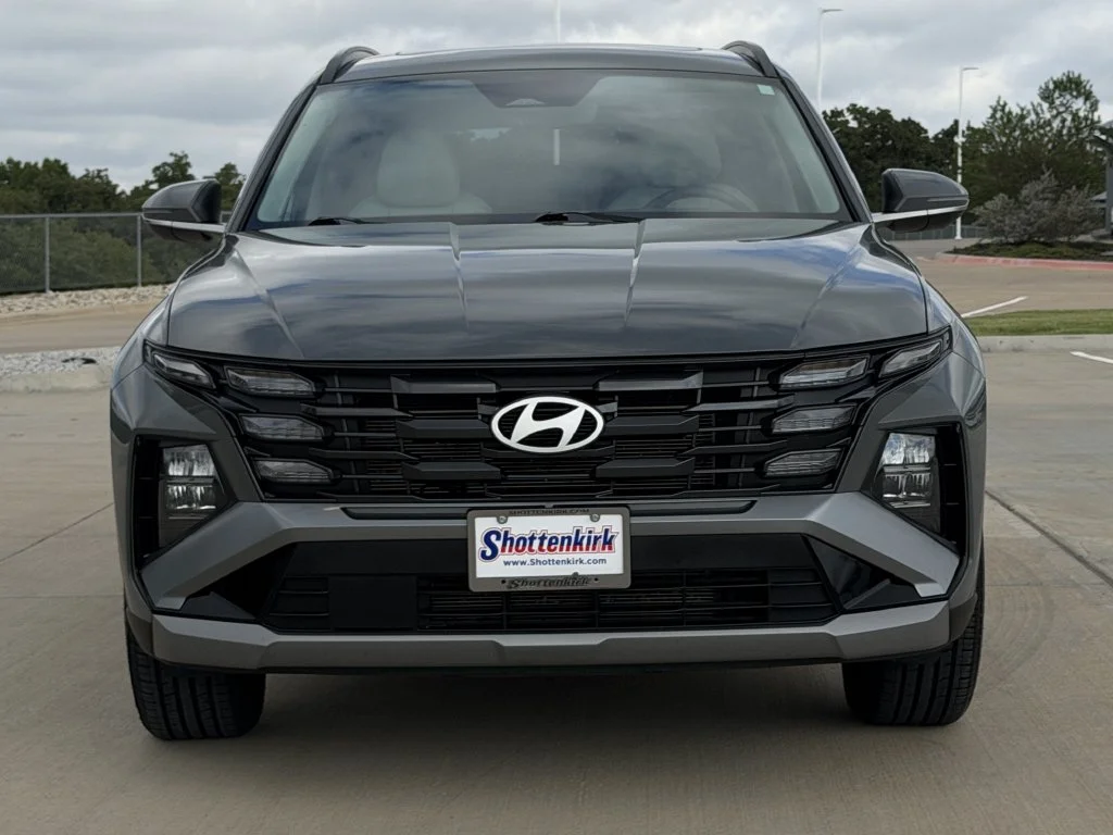 Used 2025 Gray Hyundai SEL Convenience image 7