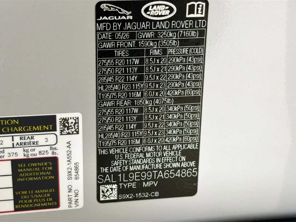 New 2026 Borasco Grey Land Rover Dynamic SE image 34