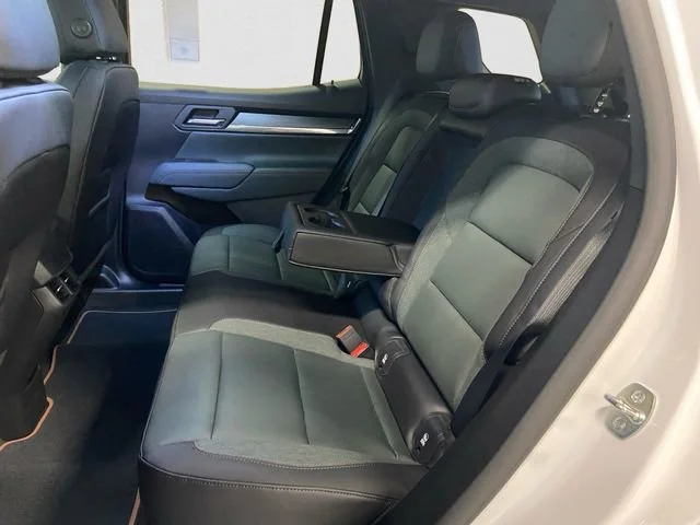 New 2026 Summit White GMC AT4 image 14
