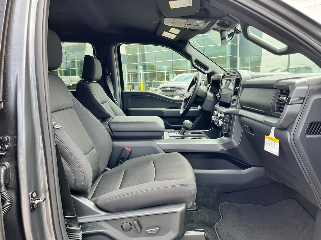 New 2026 Gray Ford XLT image 7