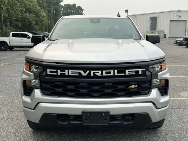Used 2022 Silver Chevrolet Custom image 5