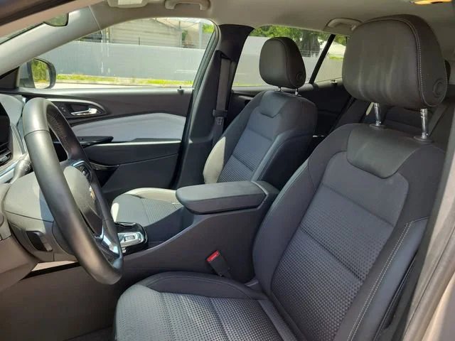2025 Chevrolet Trax LT - Photo 16