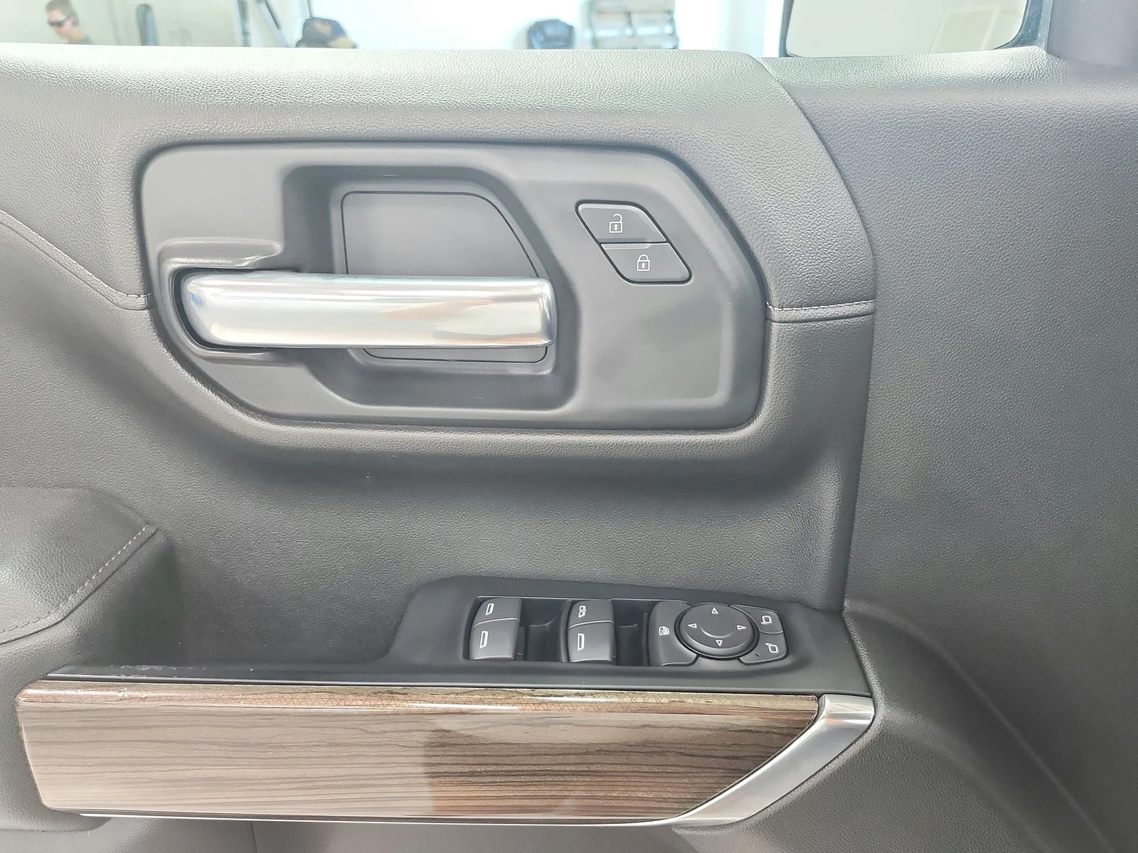 Used 2019 Silver Chevrolet LT image 29