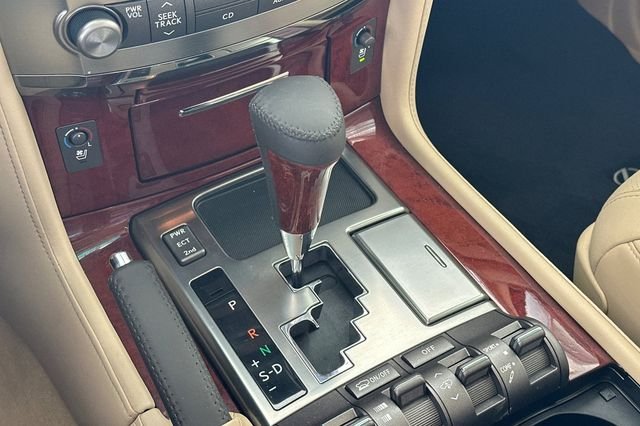 Used 2011 White Lexus 570 image 27