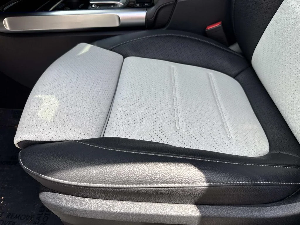 Used 2022  Mercedes-Benz GLB 35 AMG® image 26