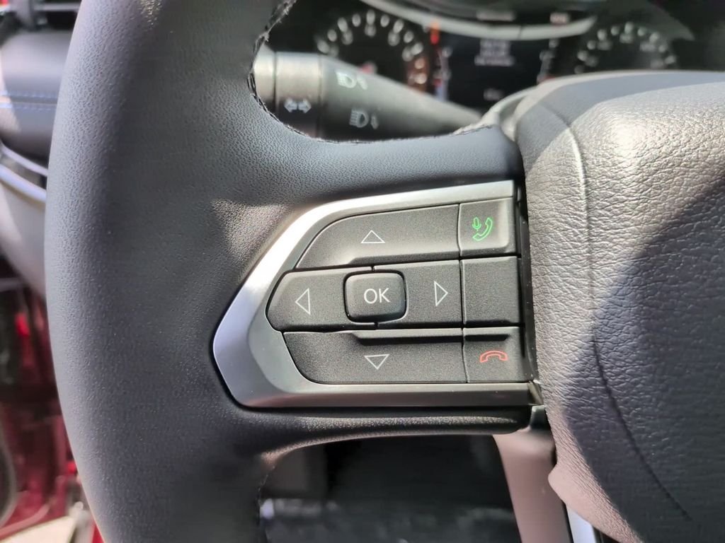 New 2026 Red Hot Pearl-Coat Exterior Paint Jeep Latitude image 19