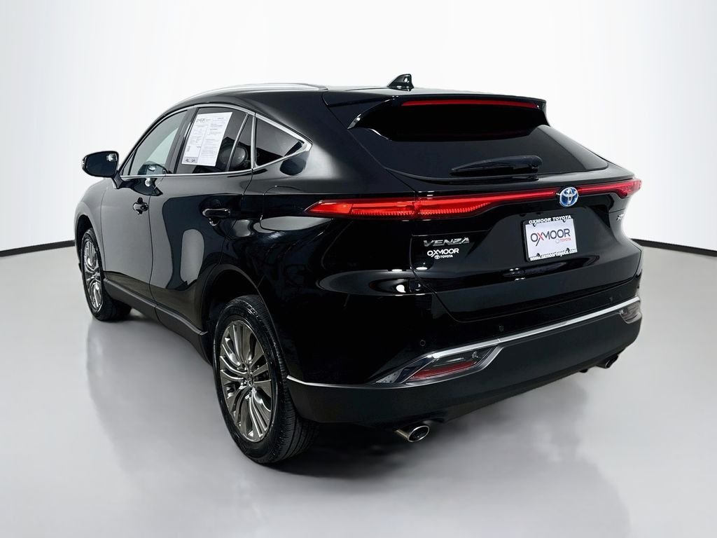 Used 2024 Black Toyota XLE image 5