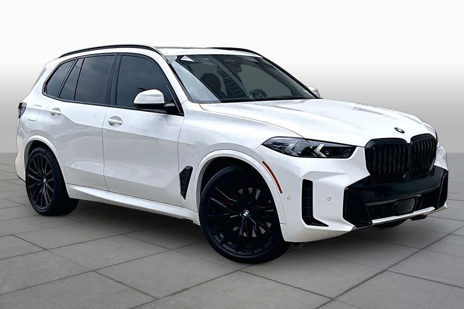 Used 2026 Alpine White BMW sDrive40i image 2