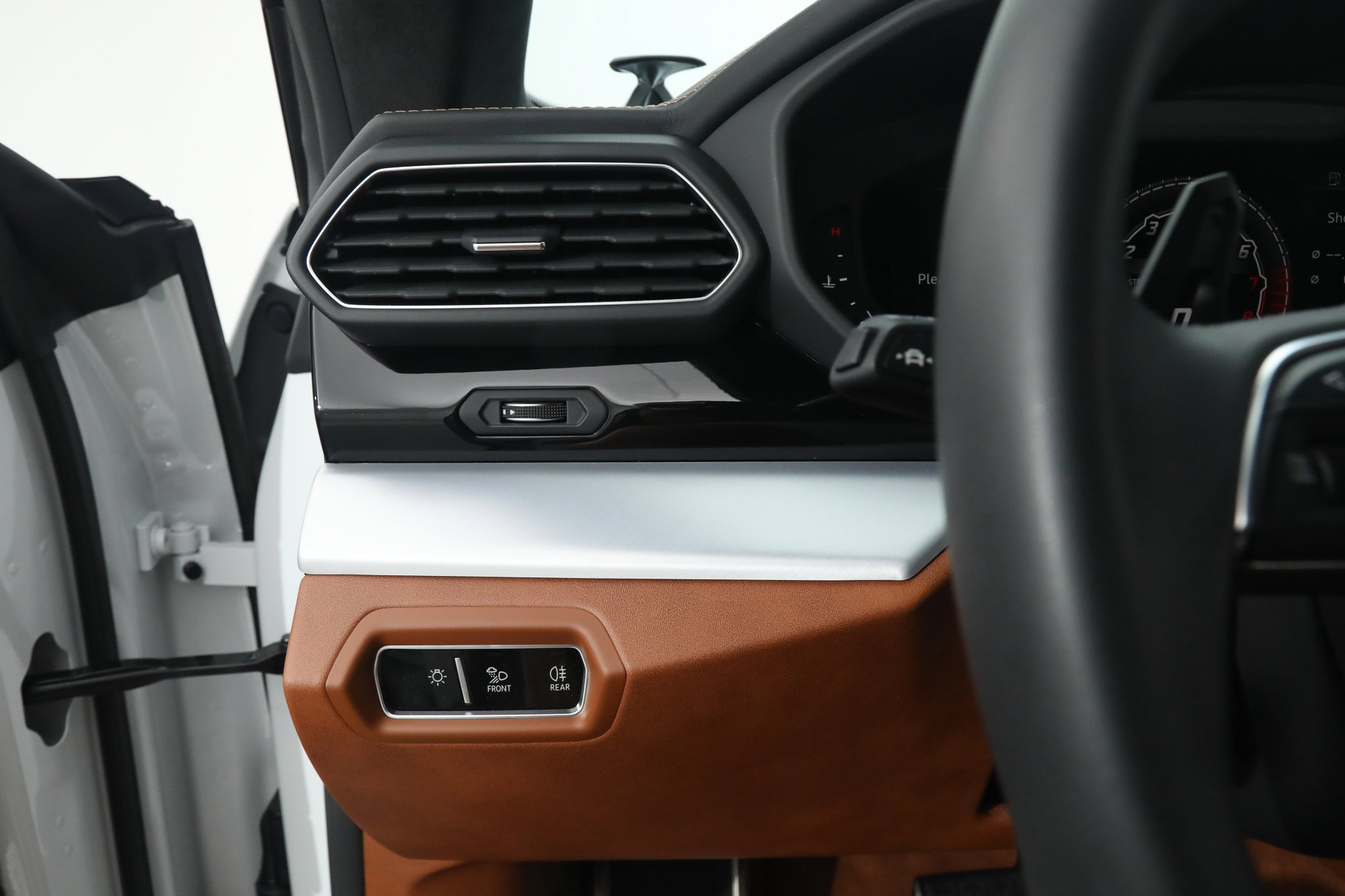 Used 2020 White Lamborghini  image 21