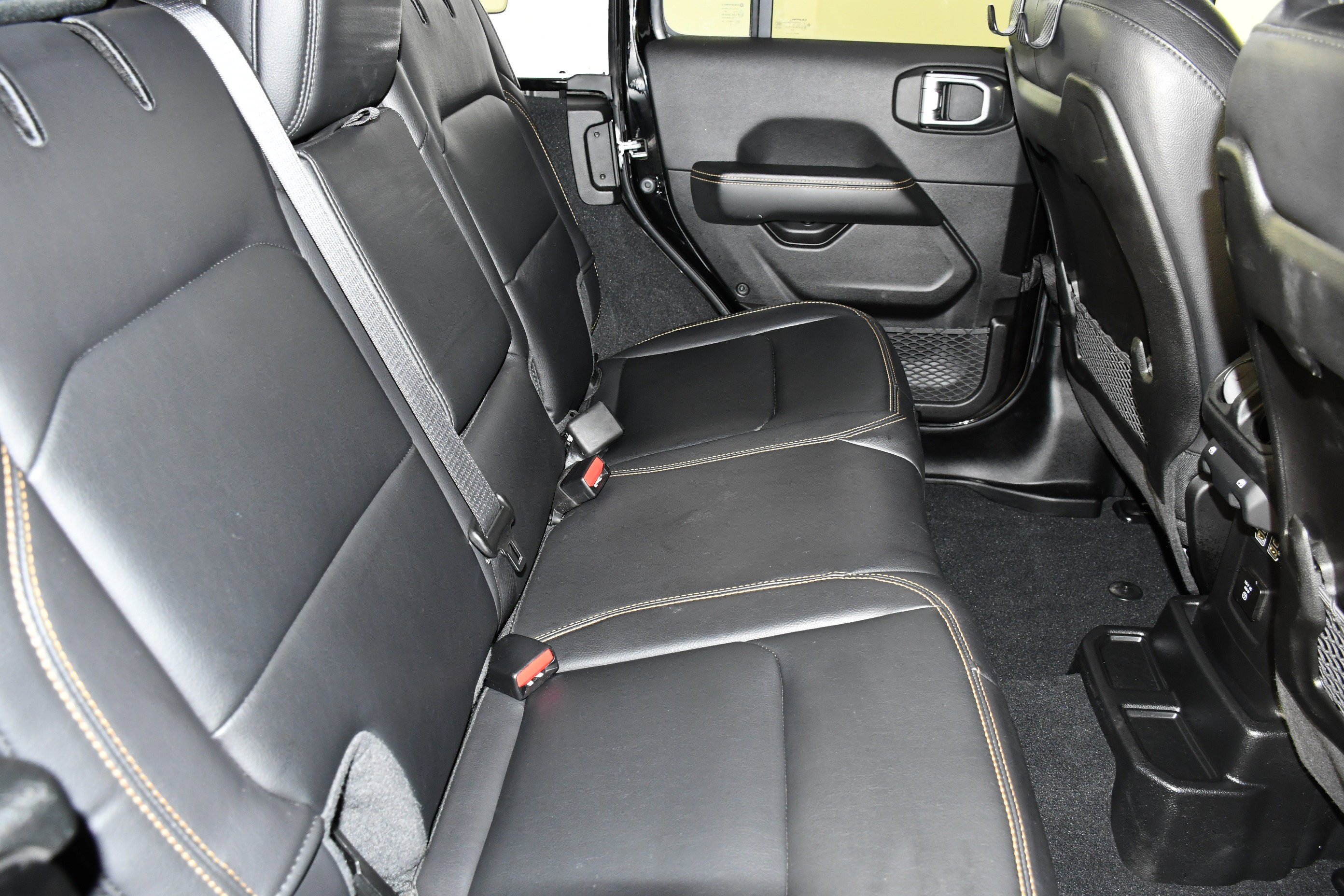 Used 2024 Black Clearcoat Jeep Sahara image 45