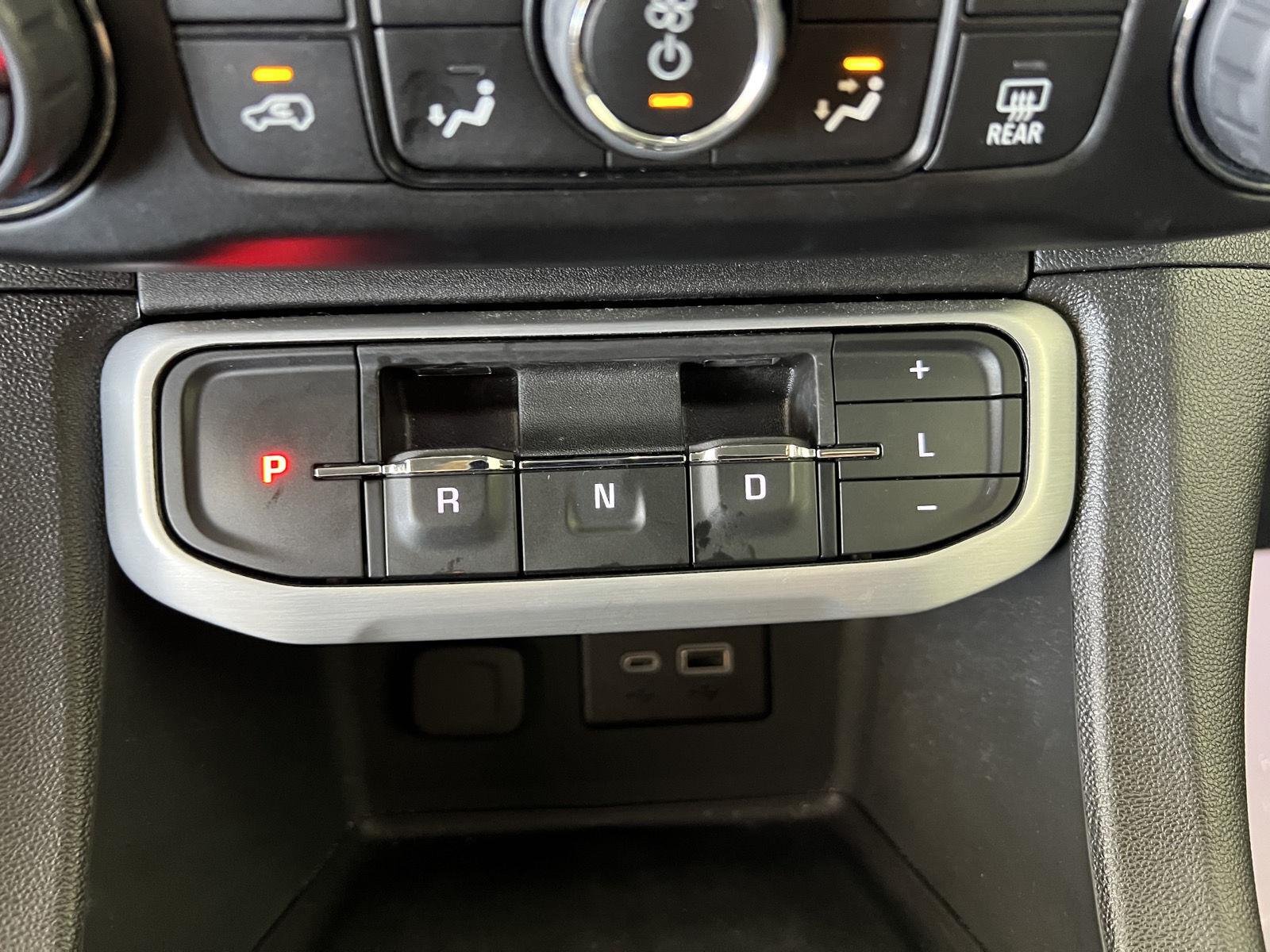 Used 2023 Sterling Metallic GMC SLE image 17