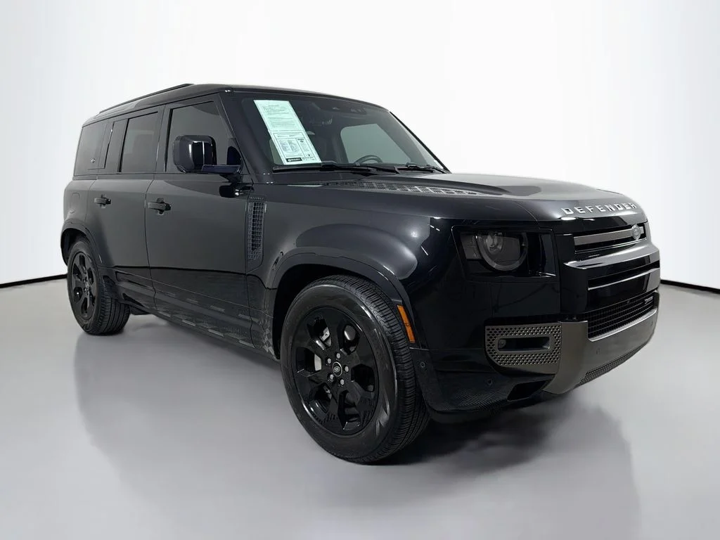 Used 2023 Black Land Rover X-Dynamic SE image 3