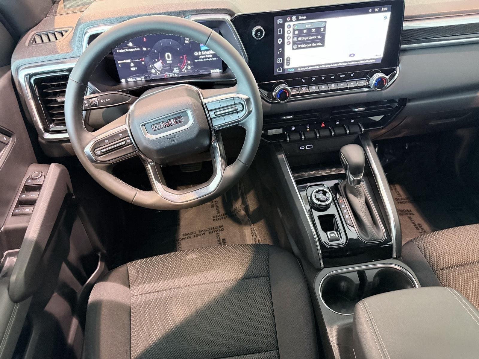 Used 2025 Onyx Black GMC Elevation image 42