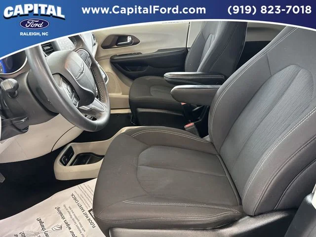 Used 2023 Silver Chrysler LX image 18