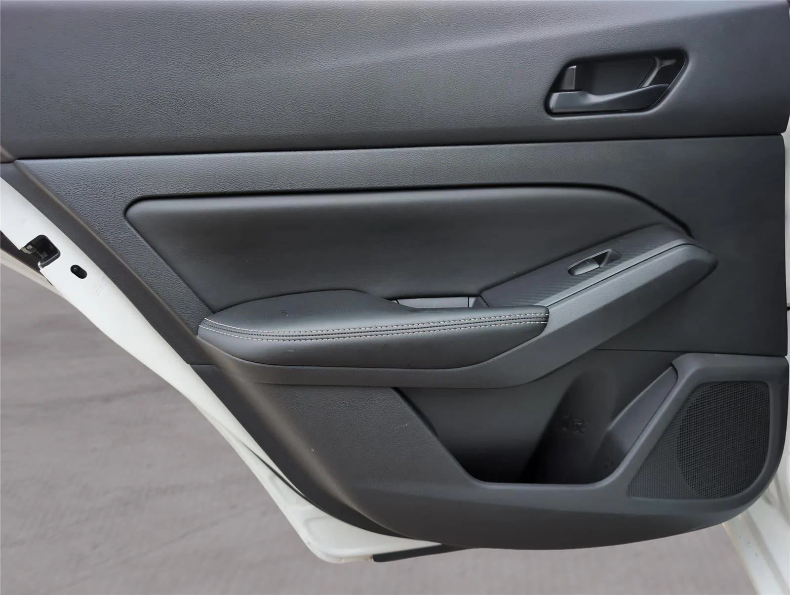 Used 2025 Glacier White Nissan SV image 32