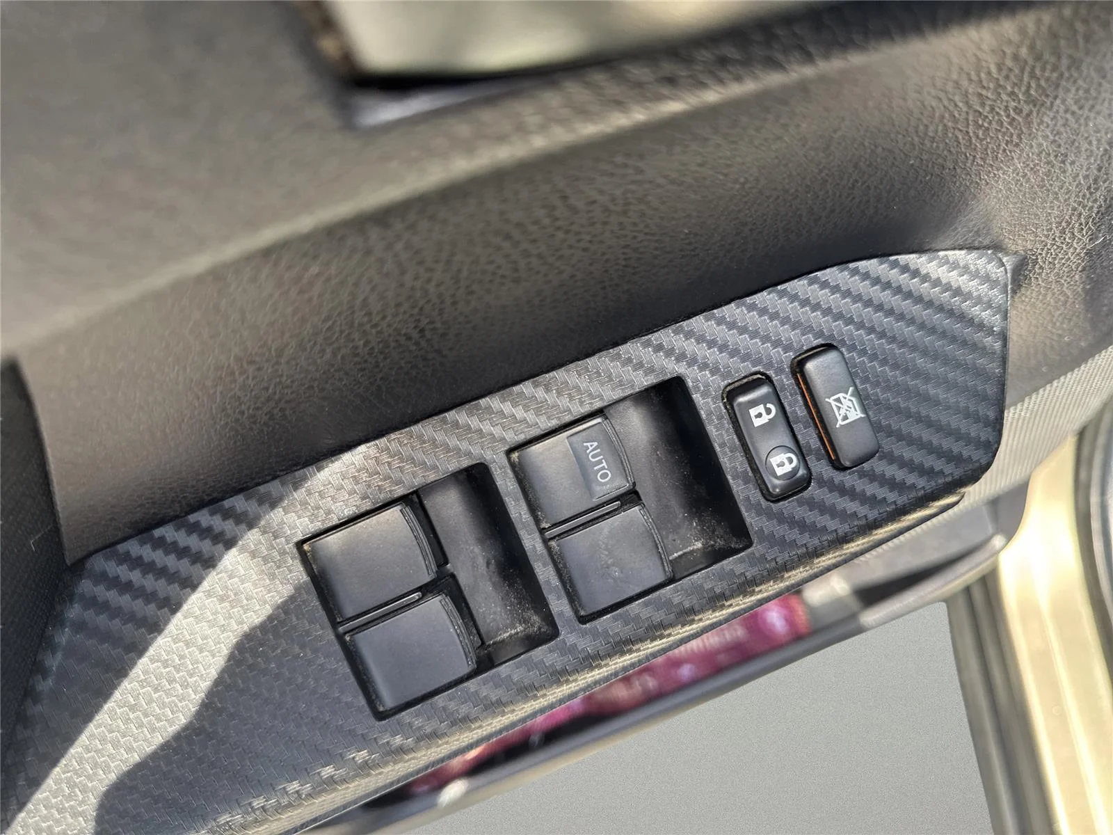 Used 2014 Pyrite Mica Toyota LE image 18