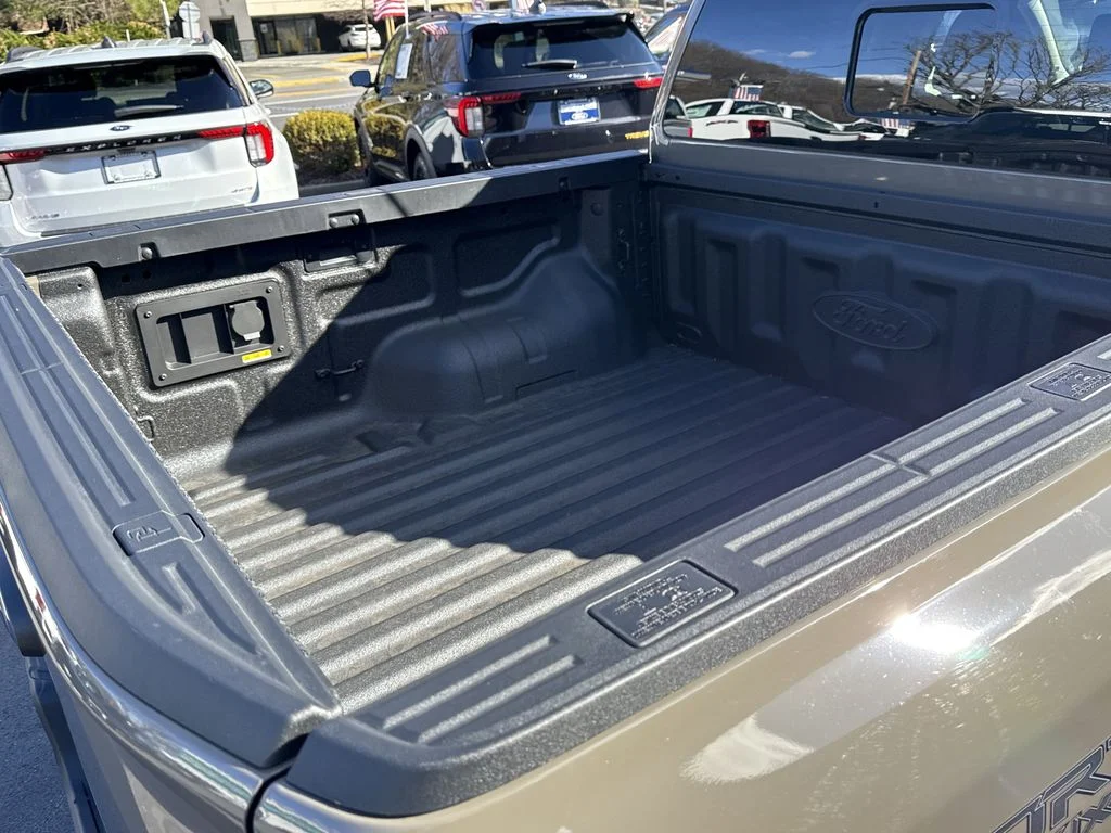 Used 2025 Gray Ford Lariat image 33