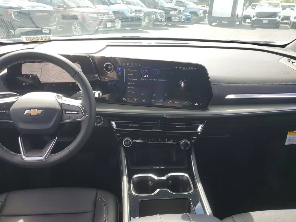 New 2026 Summit White Chevrolet LT image 10