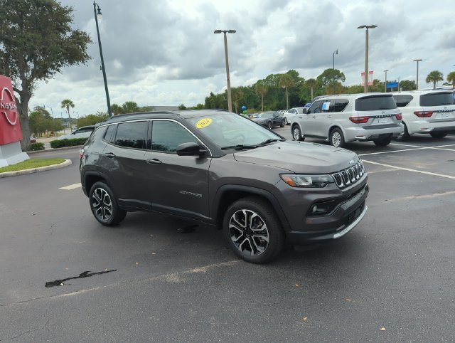 Used 2024 Gray Jeep Limited image 1